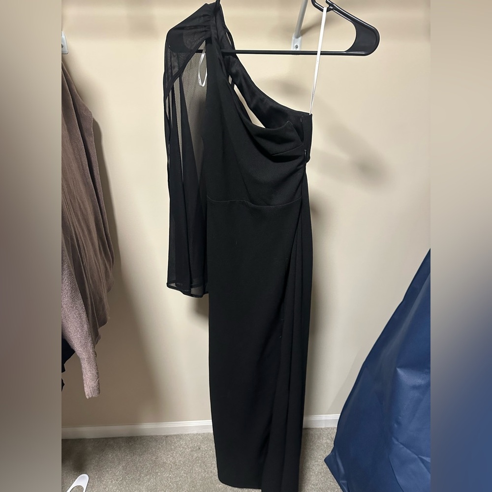 Lulus black one shoulder evening gown